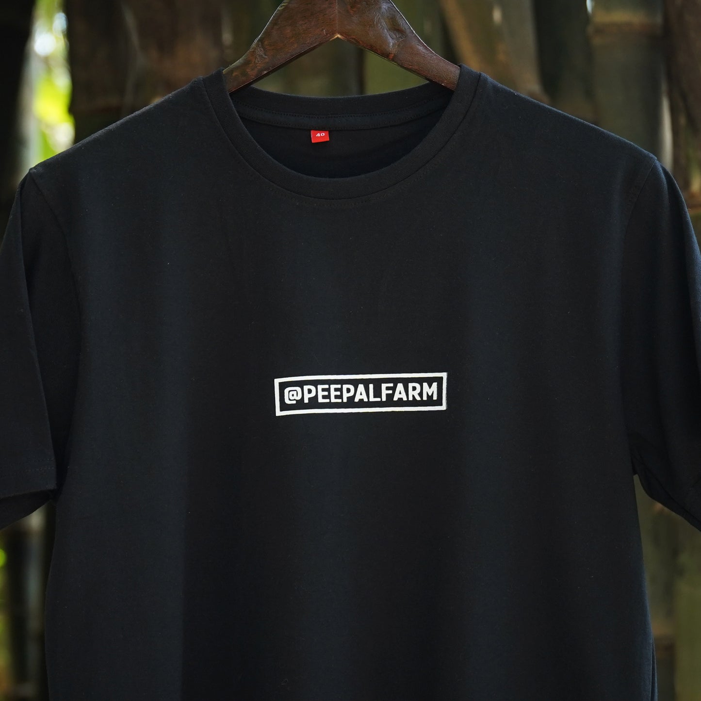 Dost Banaye Jaate Hain Khareede Nahi Toon T-shirt