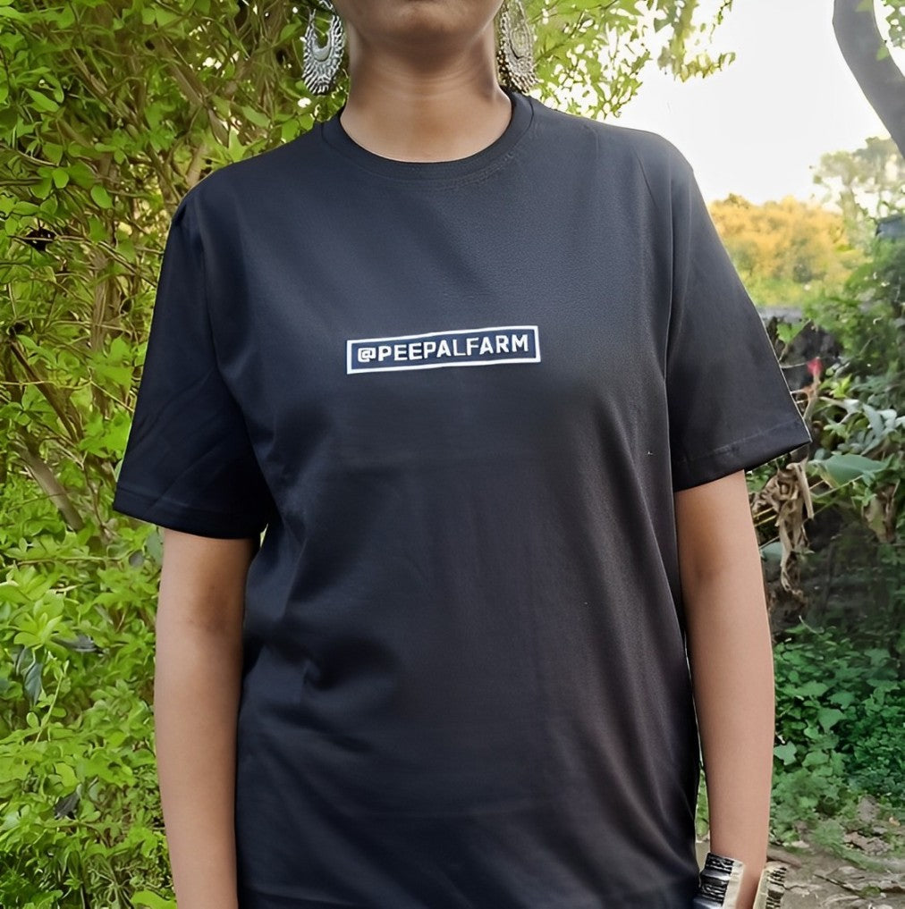 Dost Banaye Jaate Hain Khareede Nahi Toon T-shirt